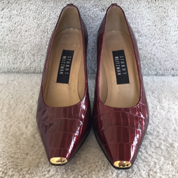 Rare Vintage Stuart Weitzman Crocodile Patent Leather Pumps with Gold Accents - Picture 3 of 17